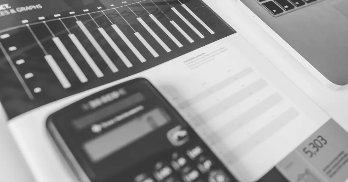 How to get customers to pay overdue invoices by SMS