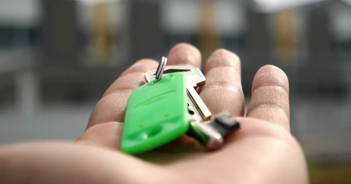 SMS for real estate agents: capturing and converting leads
